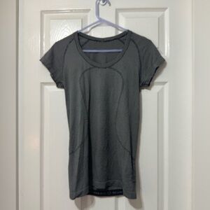 Lululemon short sleeve swiftly shirt size 6 euc